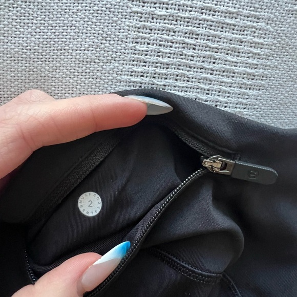 NEVER WORN!! LULULEMON Fast and Free High-Rise Tight 25" Pockets(FREE SHIPPING) - Picture 4 of 5